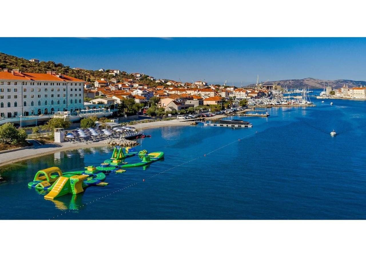 Apartment Capo Residence - Old Town - Parking Трогир Екстериор снимка