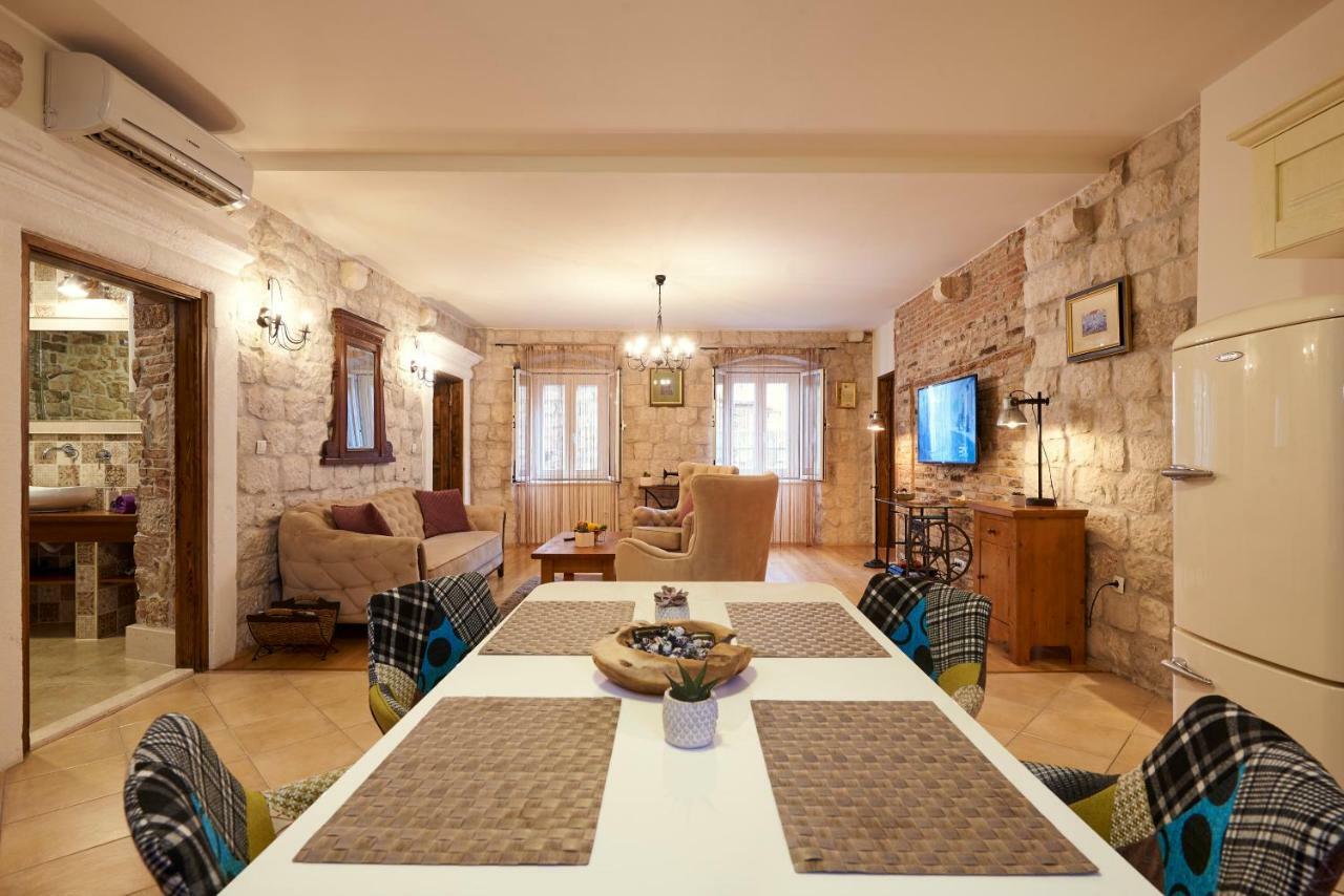 Apartment Capo Residence - Old Town - Parking Трогир Екстериор снимка