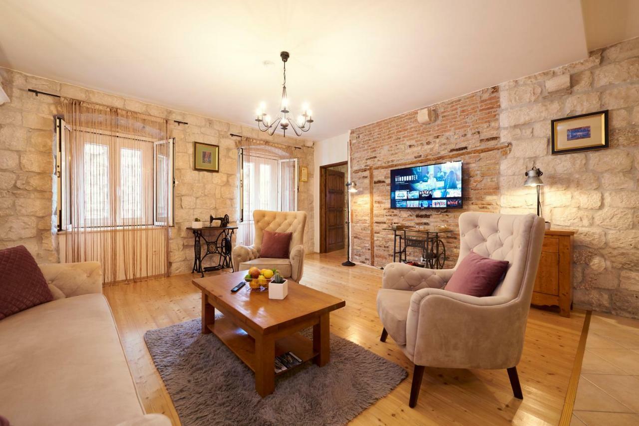 Apartment Capo Residence - Old Town - Parking Трогир Екстериор снимка