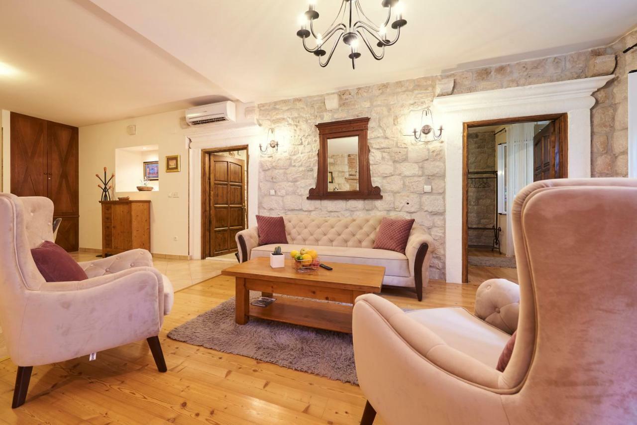 Apartment Capo Residence - Old Town - Parking Трогир Екстериор снимка