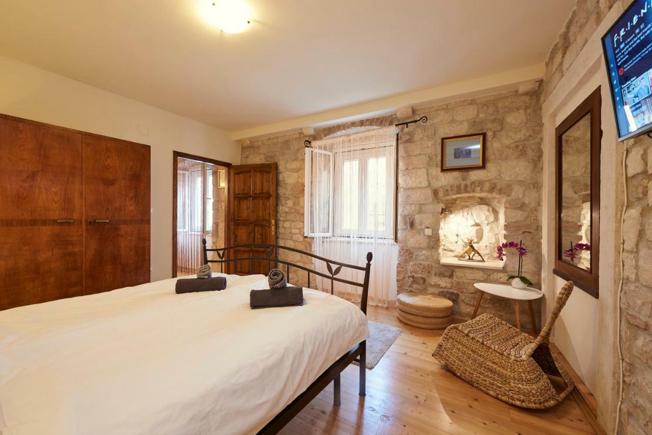 Apartment Capo Residence - Old Town - Parking Трогир Екстериор снимка